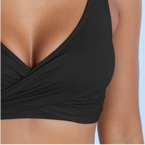 Lovely lift bikini top, new size medium, black